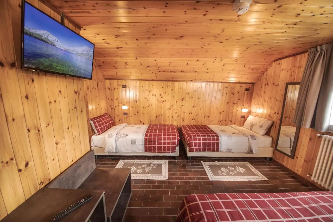 Albergo Quarto Pirovano Passo Stelvio 3*,  Italy